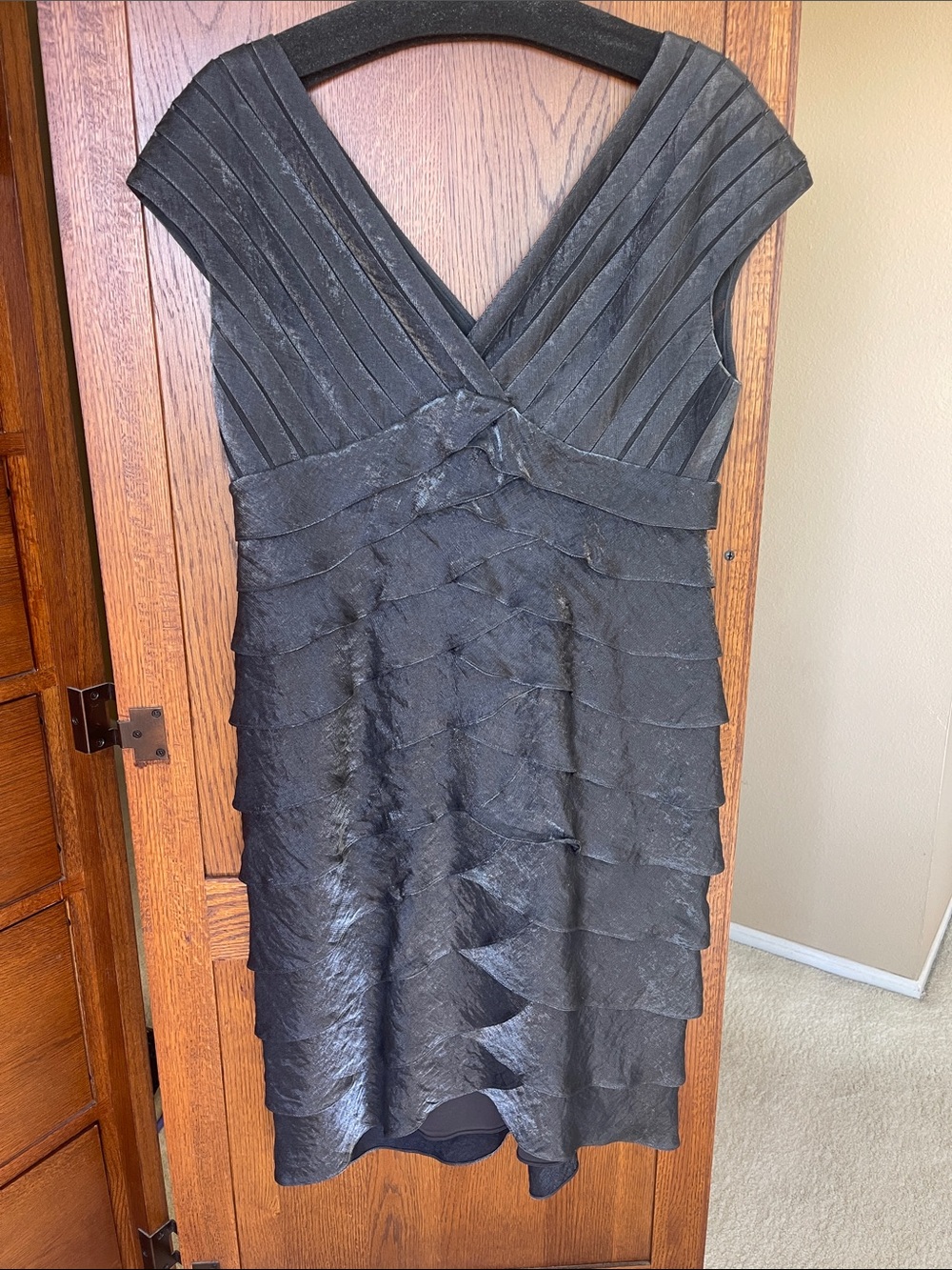 Adrianna Papell Black Tiered V-Neck Midi Dress